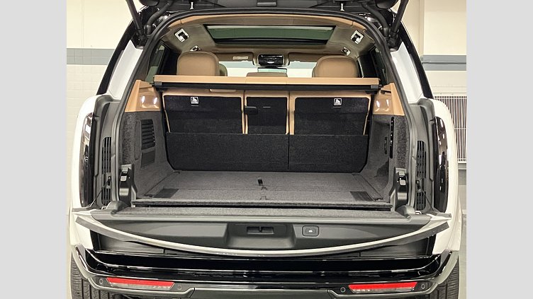 2023 認定中古車 Land Rover Range Rover Icy White in Gloss finish P530 AWD（AT） スタンダードホイールベース AUTOBIOGRAPHY