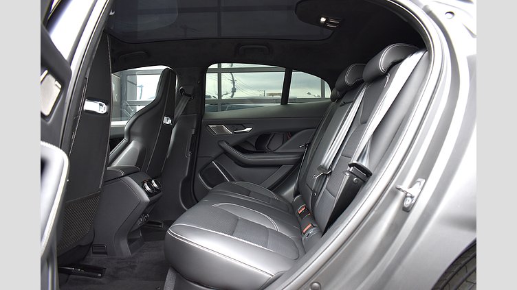 2023 認定中古車 Jaguar I-Pace アイガーグレイ（サテンフィニッシュ） EV400 R-DYNAMIC HSE