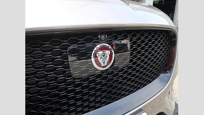 F-Pace 39