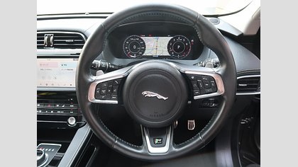 F-Pace 53
