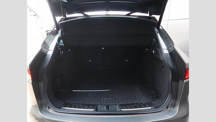2018 認定中古車 Jaguar F-Pace Silicon Silver 2.0L I4 Pet Mid DOHC AJ200 Ｒ－スポーツ
