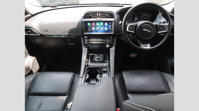 2018 認定中古車 Jaguar F-Pace Silicon Silver 2.0L I4 Pet Mid DOHC AJ200 Ｒ－スポーツ