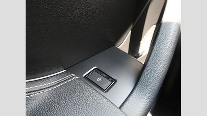F-Pace 17