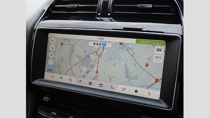 F-Pace 26