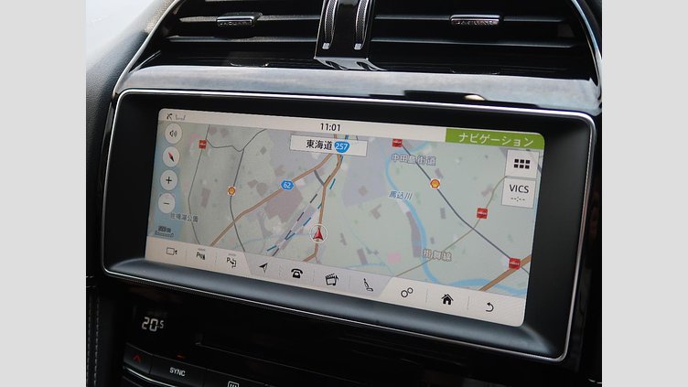 2018 認定中古車 Jaguar F-Pace Silicon Silver 2.0L I4 Pet Mid DOHC AJ200 Ｒ－スポーツ