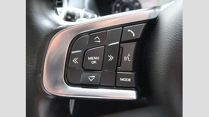 F-Pace 24