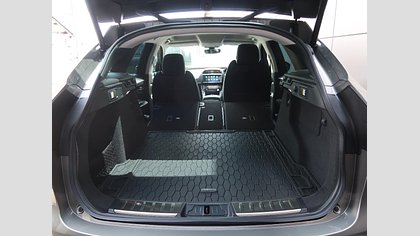 F-Pace 29