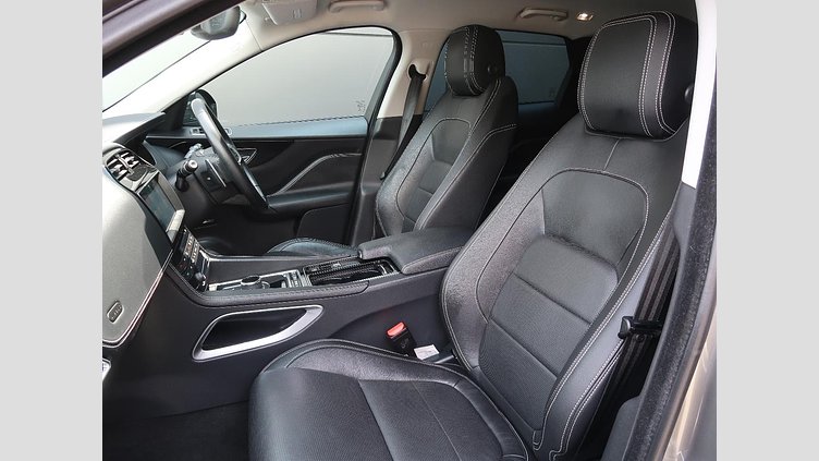2018 認定中古車 Jaguar F-Pace Silicon Silver 2.0L I4 Pet Mid DOHC AJ200 Ｒ－スポーツ