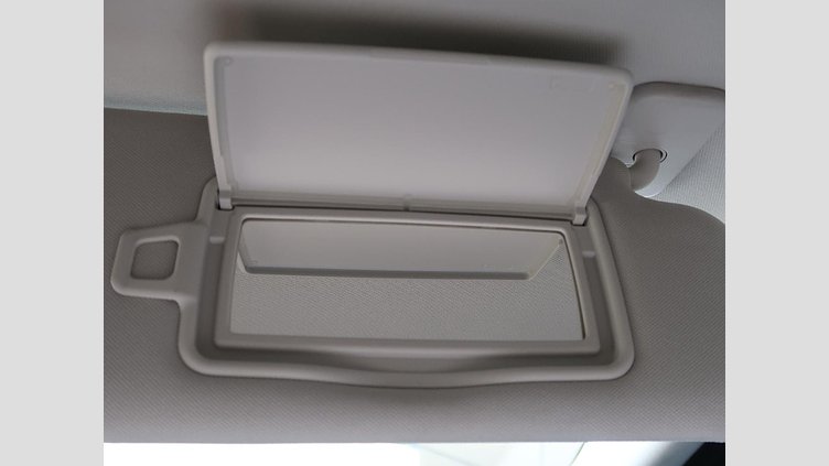 2018 認定中古車 Jaguar F-Pace Silicon Silver 2.0L I4 Pet Mid DOHC AJ200 Ｒ－スポーツ