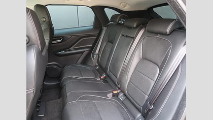 F-Pace 32