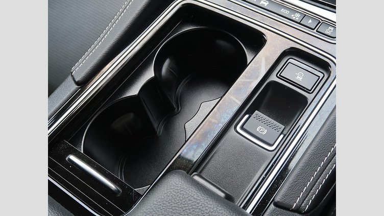 2018 認定中古車 Jaguar F-Pace Silicon Silver 2.0L I4 Pet Mid DOHC AJ200 Ｒ－スポーツ