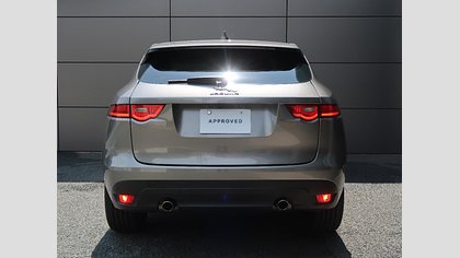 F-Pace 27