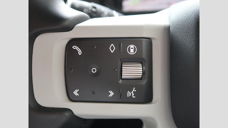 2024 認定中古車 Land Rover Defender 110 サントリーニブラック D300 AWD（AT） XダイナミックSE
