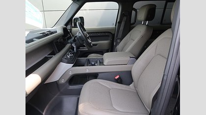 Defender 110 17
