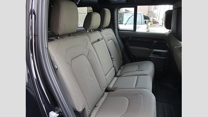 Defender 110 19