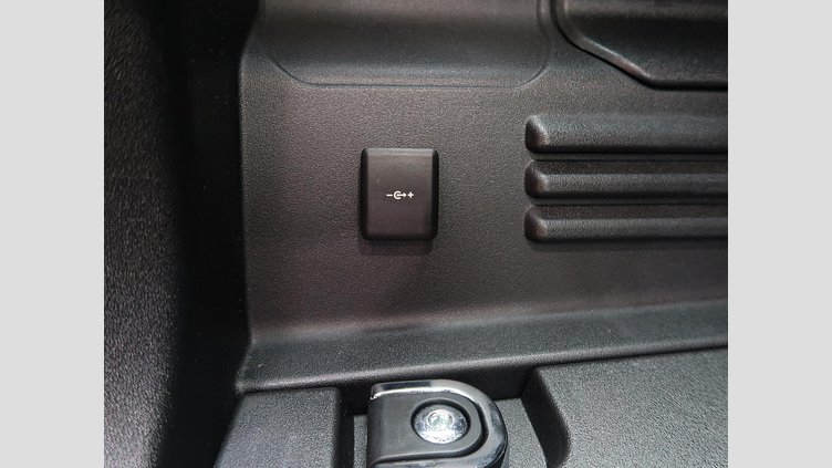 2024 認定中古車 Land Rover Defender 110 サントリーニブラック D300 AWD（AT） XダイナミックSE