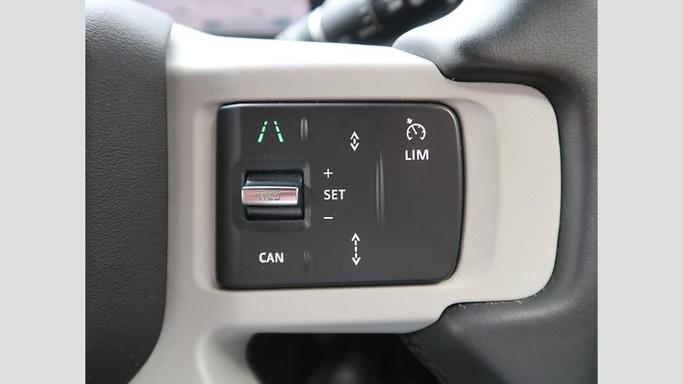 2024 認定中古車 Land Rover Defender 110 サントリーニブラック D300 AWD（AT） XダイナミックSE