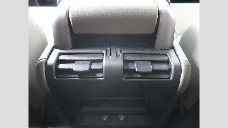 2024 認定中古車 Land Rover Defender 110 サントリーニブラック D300 AWD（AT） XダイナミックSE
