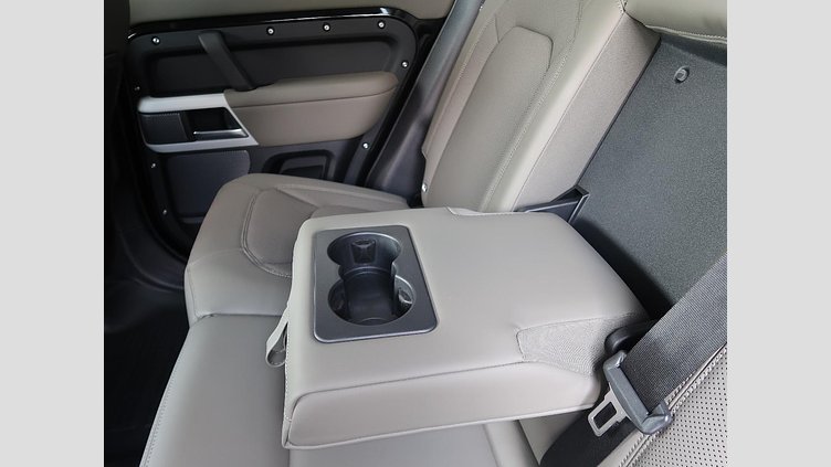 2024 認定中古車 Land Rover Defender 110 サントリーニブラック D300 AWD（AT） XダイナミックSE