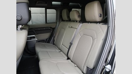 Defender 110 37