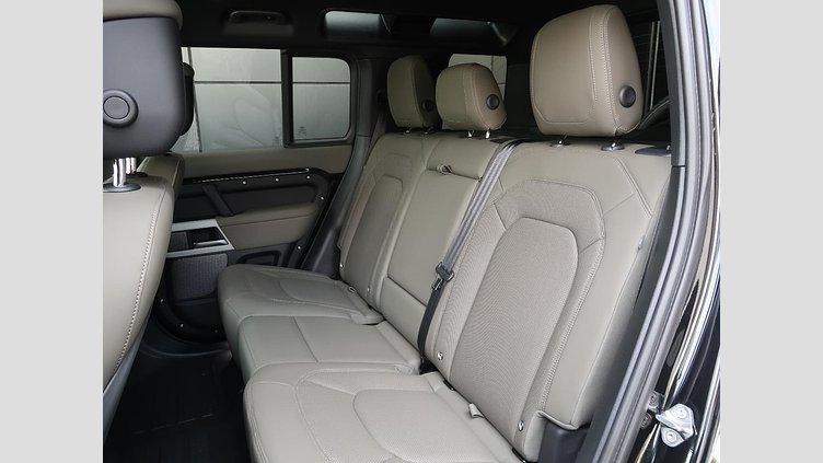 2024 認定中古車 Land Rover Defender 110 サントリーニブラック D300 AWD（AT） XダイナミックSE