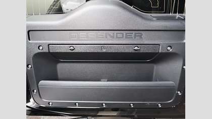 Defender 110 61