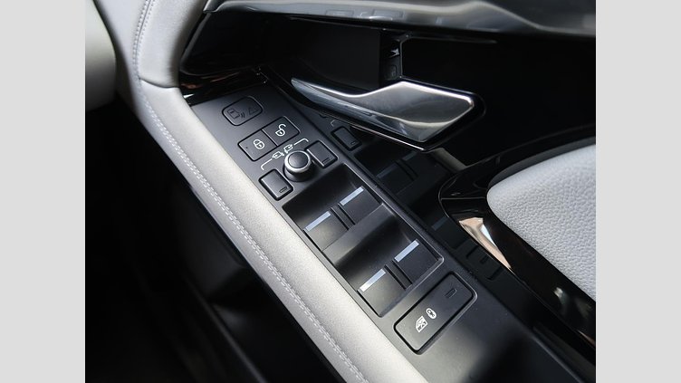 2019 認定中古車 Land Rover Range Rover Evoque サントリーニブラック D180 R-DYNAMIC SE