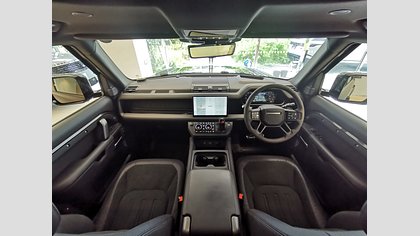 Defender 110 3