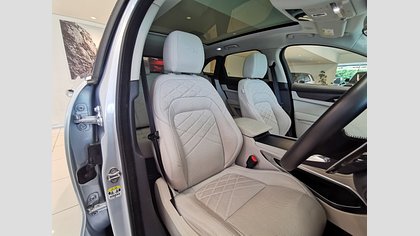 F-Pace 17