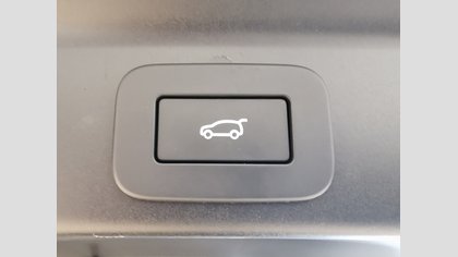 F-Pace 15