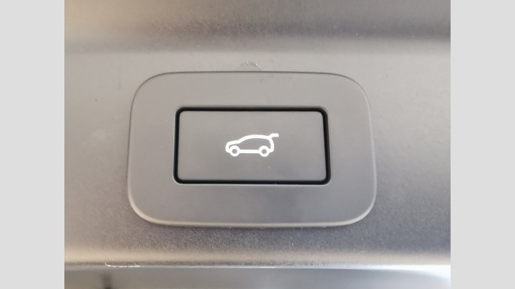 2022 認定中古車 Jaguar F-Pace ハクバシルバー P250 AWD（オートマチック） S