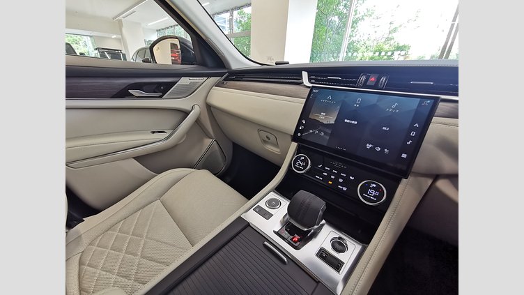 2022 認定中古車 Jaguar F-Pace ハクバシルバー P250 AWD（オートマチック） S