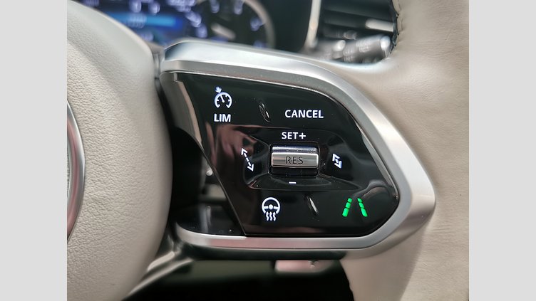 2022 認定中古車 Jaguar F-Pace ハクバシルバー P250 AWD（オートマチック） S
