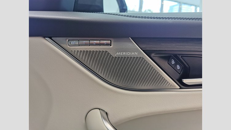 2022 認定中古車 Jaguar F-Pace ハクバシルバー P250 AWD（オートマチック） S