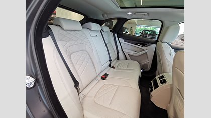 F-Pace 4