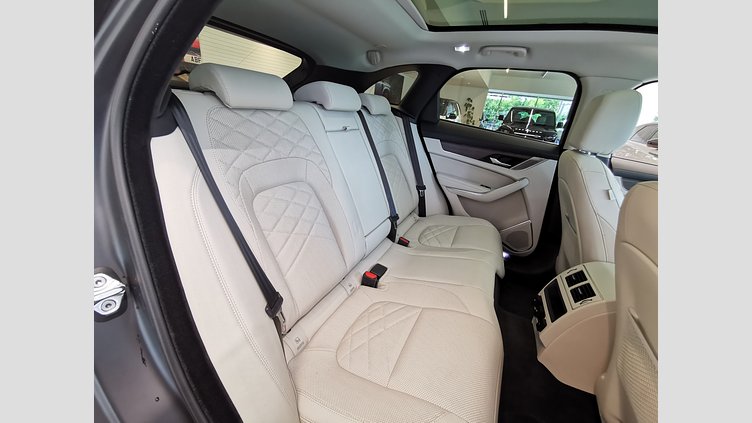 2022 認定中古車 Jaguar F-Pace ハクバシルバー P250 AWD（オートマチック） S