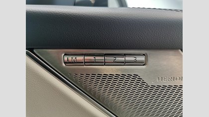 F-Pace 27