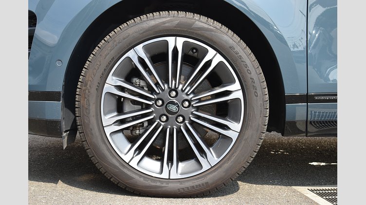 2023 認定中古車 Land Rover Range Rover Evoque トライベッカブルー P300eプラグインハイブリッド（ガソリン） スタンダードホイールベース AUTOBIOGRAPHY