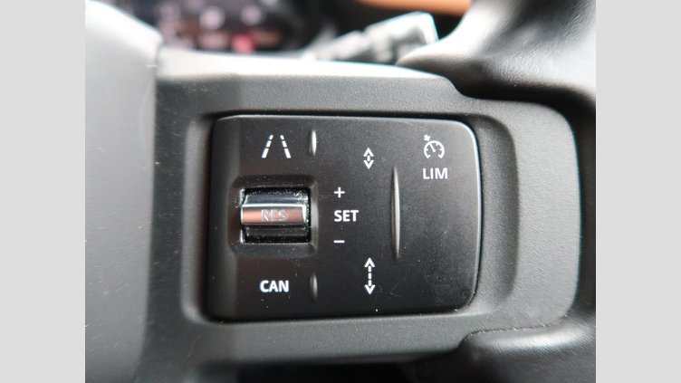 2022 認定中古車 Land Rover Defender 110 Santorini Black 3.0 litre i6D​ ダイナミックＨＳＥ Ｄ３００ エアサスペンション装着車