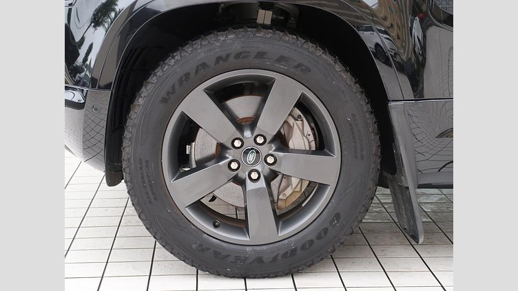 2022 認定中古車 Land Rover Defender 110 Santorini Black 3.0 litre i6D​ ダイナミックＨＳＥ Ｄ３００ エアサスペンション装着車