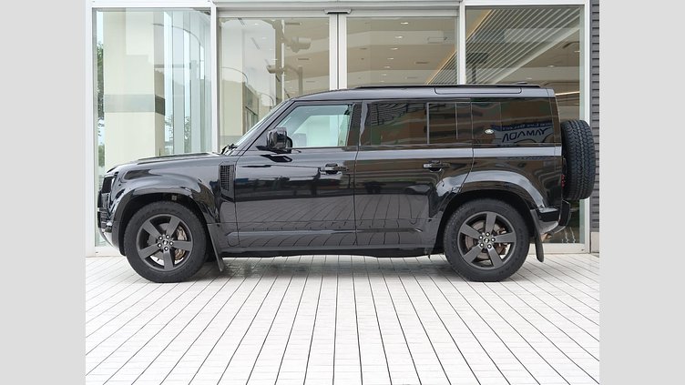 2022 認定中古車 Land Rover Defender 110 Santorini Black 3.0 litre i6D​ ダイナミックＨＳＥ Ｄ３００ エアサスペンション装着車
