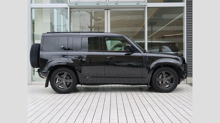 2022 認定中古車 Land Rover Defender 110 Santorini Black 3.0 litre i6D​ ダイナミックＨＳＥ Ｄ３００ エアサスペンション装着車