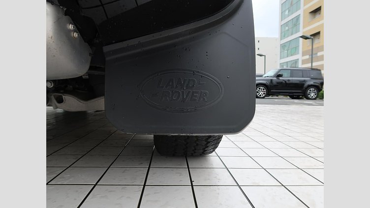 2022 認定中古車 Land Rover Defender 110 Santorini Black 3.0 litre i6D​ ダイナミックＨＳＥ Ｄ３００ エアサスペンション装着車