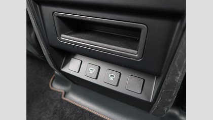 Defender 110 27