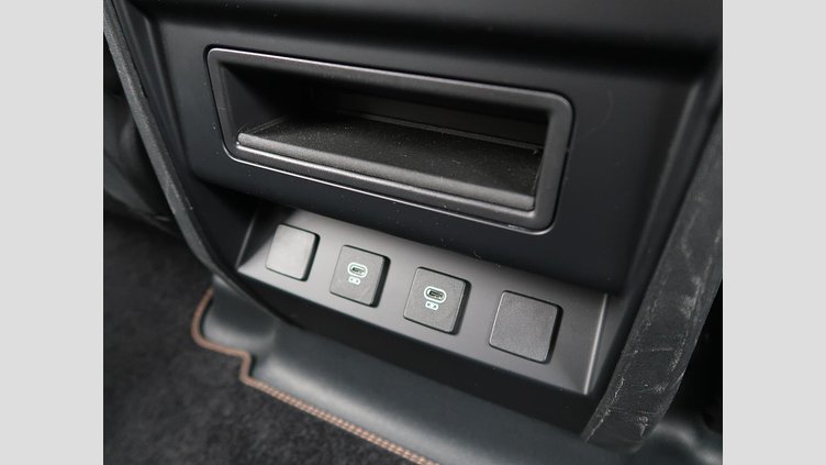 2022 認定中古車 Land Rover Defender 110 Santorini Black 3.0 litre i6D​ ダイナミックＨＳＥ Ｄ３００ エアサスペンション装着車