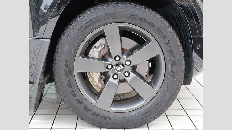 2022 認定中古車 Land Rover Defender 110 Santorini Black 3.0 litre i6D​ ダイナミックＨＳＥ Ｄ３００ エアサスペンション装着車