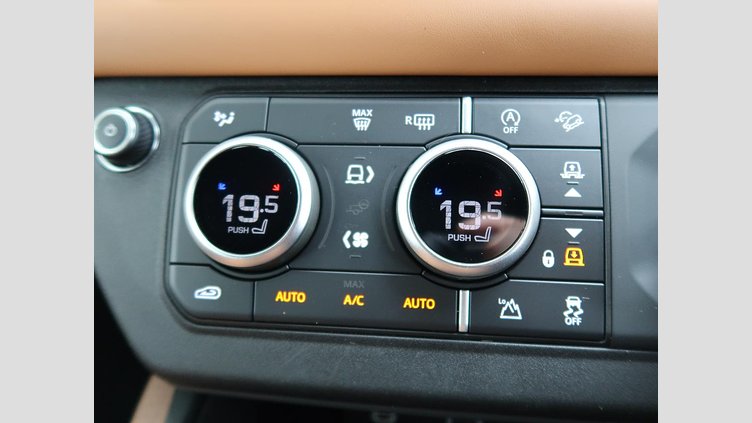 2022 認定中古車 Land Rover Defender 110 Santorini Black 3.0 litre i6D​ ダイナミックＨＳＥ Ｄ３００ エアサスペンション装着車