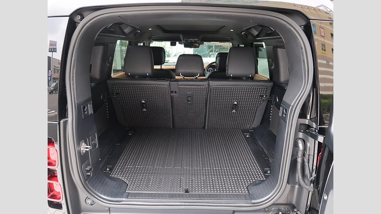 2022 認定中古車 Land Rover Defender 110 Santorini Black 3.0 litre i6D​ ダイナミックＨＳＥ Ｄ３００ エアサスペンション装着車