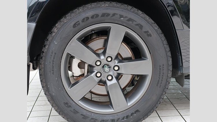 2022 認定中古車 Land Rover Defender 110 Santorini Black 3.0 litre i6D​ ダイナミックＨＳＥ Ｄ３００ エアサスペンション装着車