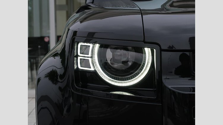 2022 認定中古車 Land Rover Defender 110 Santorini Black 3.0 litre i6D​ ダイナミックＨＳＥ Ｄ３００ エアサスペンション装着車